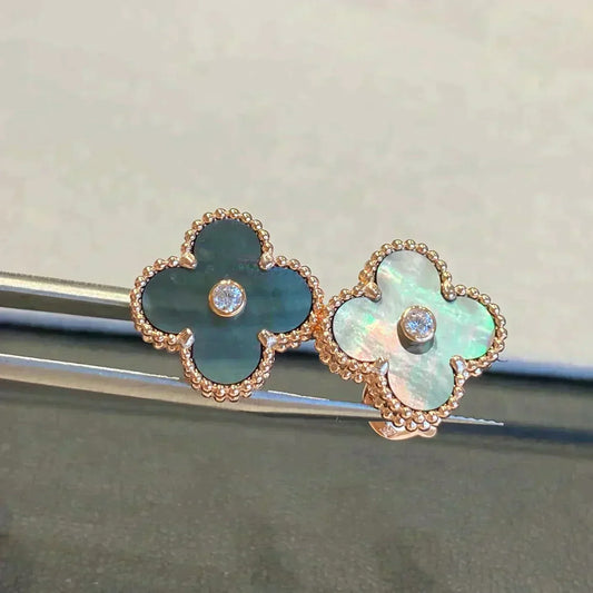 Mysitc CLOVER MEDIUM 1 MOTIFS GRAY MOP  DIAMOND EARRINGS