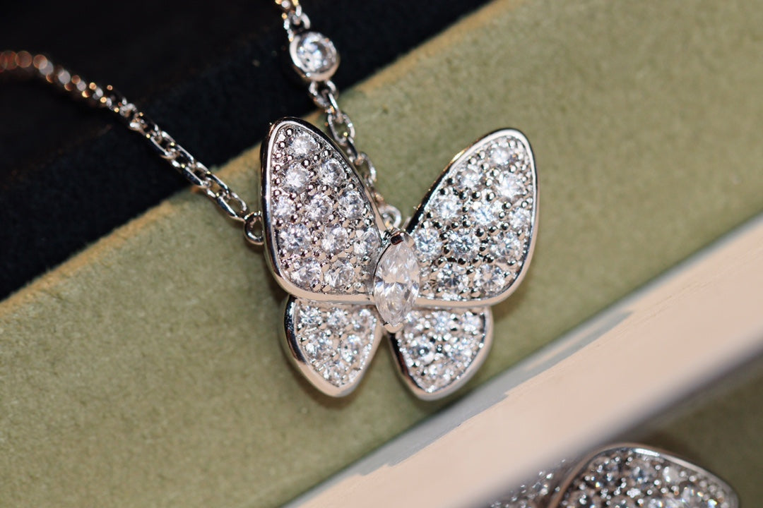 Mysitc BUTTERFLY DIAMOND NECKLACE