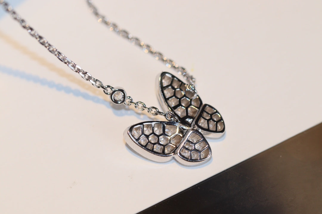 Mysitc BUTTERFLY DIAMOND NECKLACE