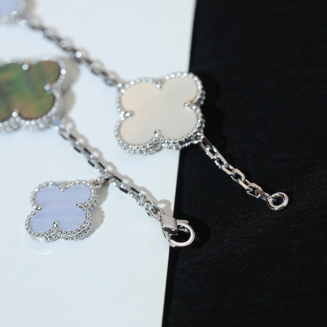 Mysitc CLOVER BRACELET 5 MOTIFS MOP CHALCEDONY SILVER