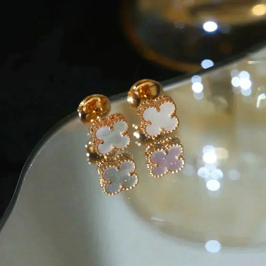 Mysitc CLOVER MINI 9.5MM WHITE MOP EARRINGS