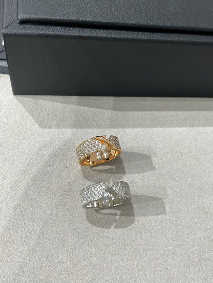 Mysitc LIENS EVIDENCE  DIAMOND PAVED RING