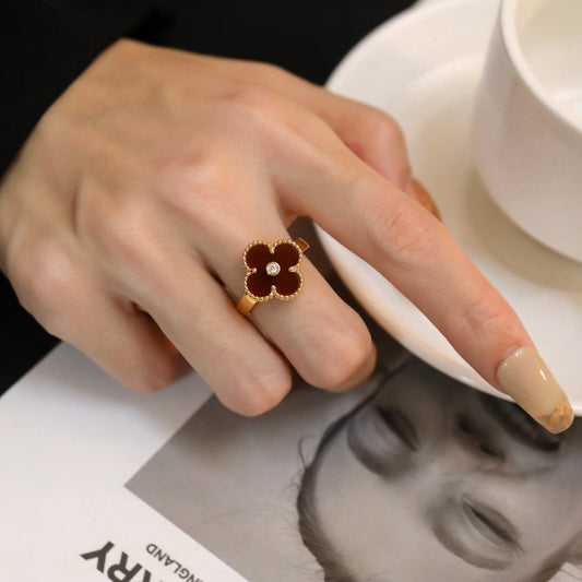 Mysitc CLOVER CARNELIAN RING ROSE GOLD DIAMOND