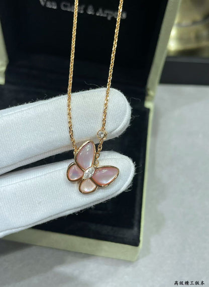 [Mysitc ] BUTTERFLY PINK MOTHER-OF-PEARL DIAMOND NECKLACE