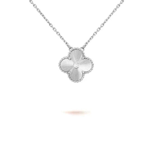 Mysitc CLOVER  15MM DIAMOND LASER NECKLACE SILVER