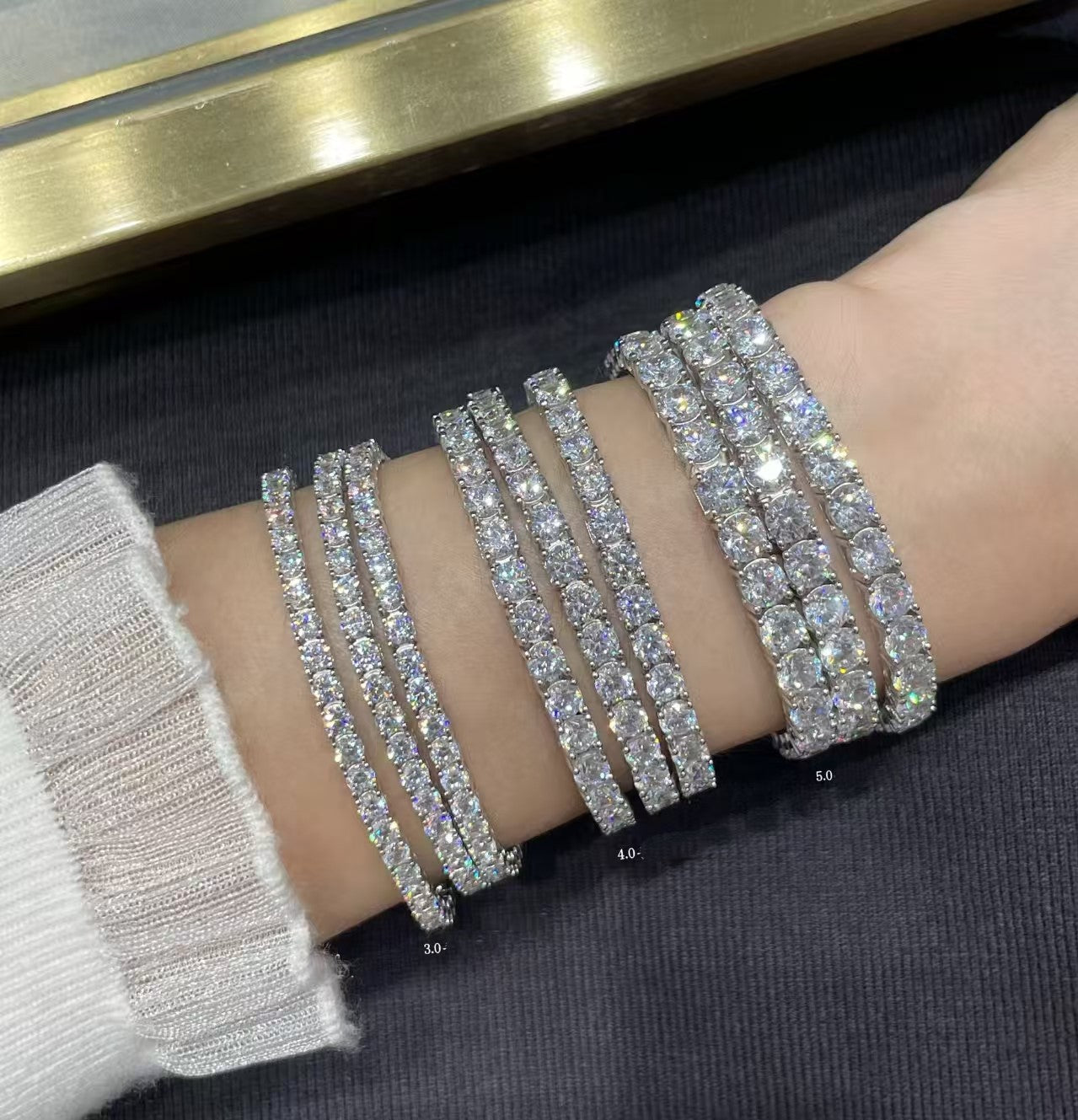 [Mysitc ]TENNIS BRACELET WITH FULL DIAMOND SETTING