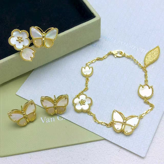 [Mysitc ] 26 NEW CLOVER LUCKY LIGHT YELLOW AND WHITE SET