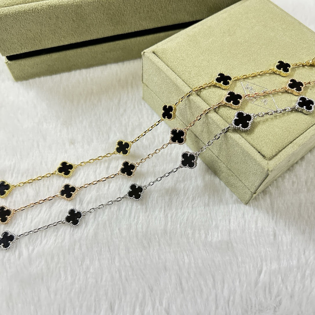 [Mysitc ]CLOVER 6 MOTIF  ONYXS BRACELET