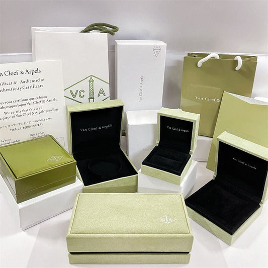 Mysitc VA CLOVER BRACELET NECKLACE RING BOX GIFT BAG