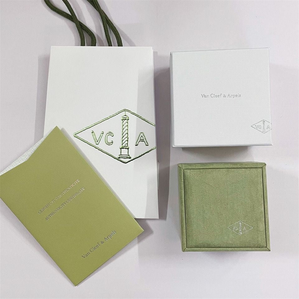 Mysitc VA CLOVER BRACELET NECKLACE RING BOX GIFT BAG