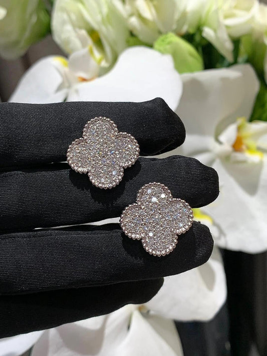 [Mysitc ] CLOVER 20MM MOTIFS DIAMOND STUD EARRINGS SILVER