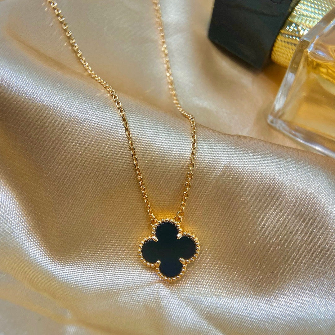 Mysitc CLOVER 15MM ブラックオニキス シングル フラワー ネックレス