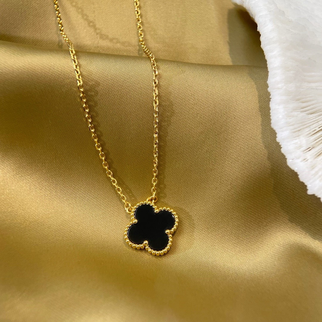Mysitc CLOVER 15MM ブラックオニキス シングル フラワー ネックレス