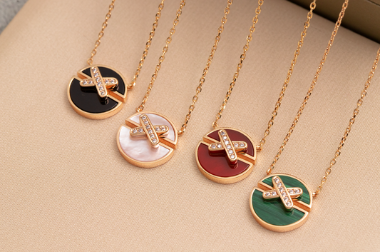 Mysitc JEUX DE PINK GOLD DIAMOND NECKLACE