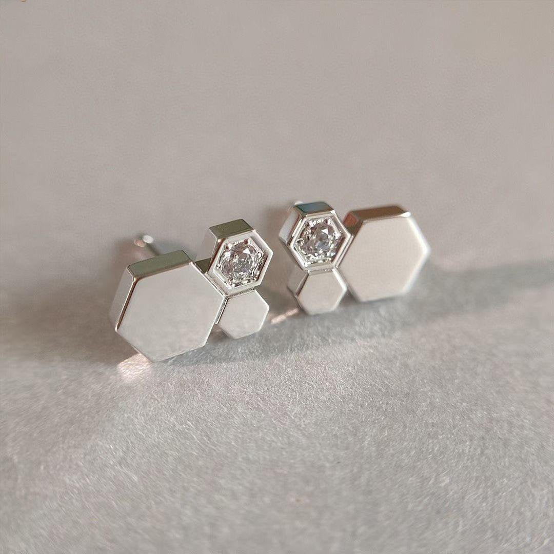 Mysitc BEE LOVE SILVER DIAMOND EARRINGS