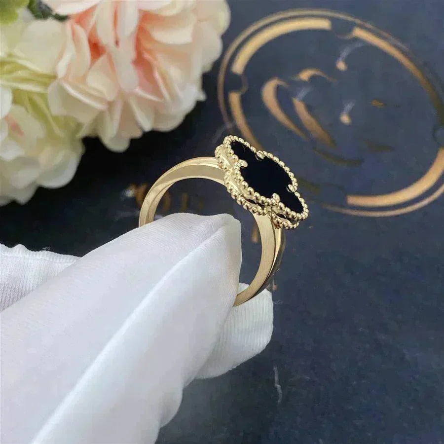 Mysitc CLOVER ONYX RING