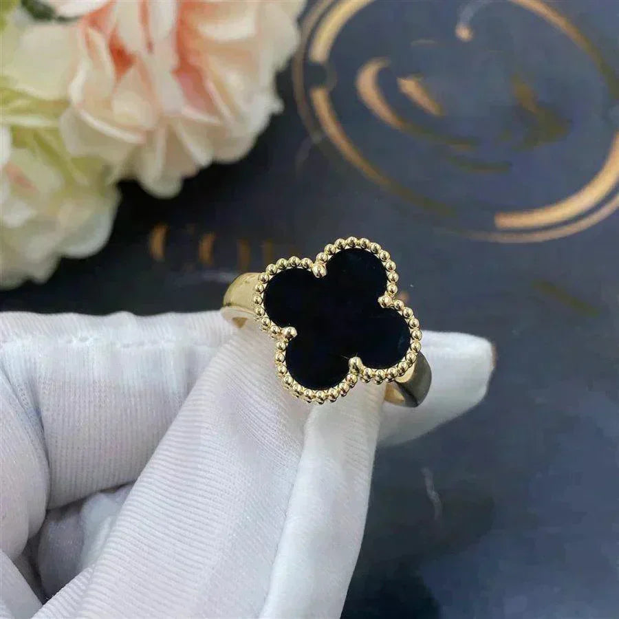Mysitc CLOVER ONYX RING